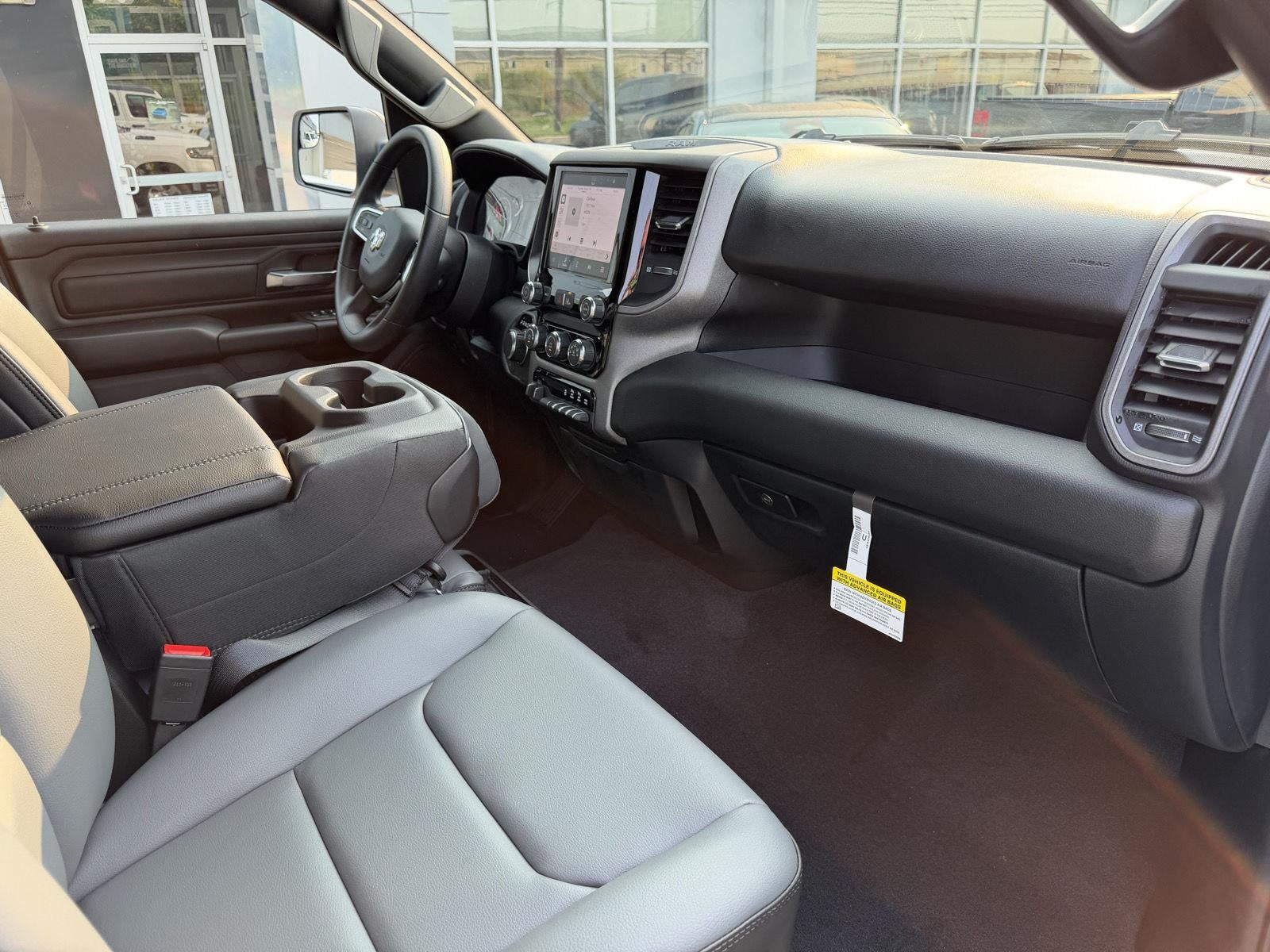 2026 RAM 1500 RAM 1500 TRADESMAN CREW CAB 4X2 5'7' BOX