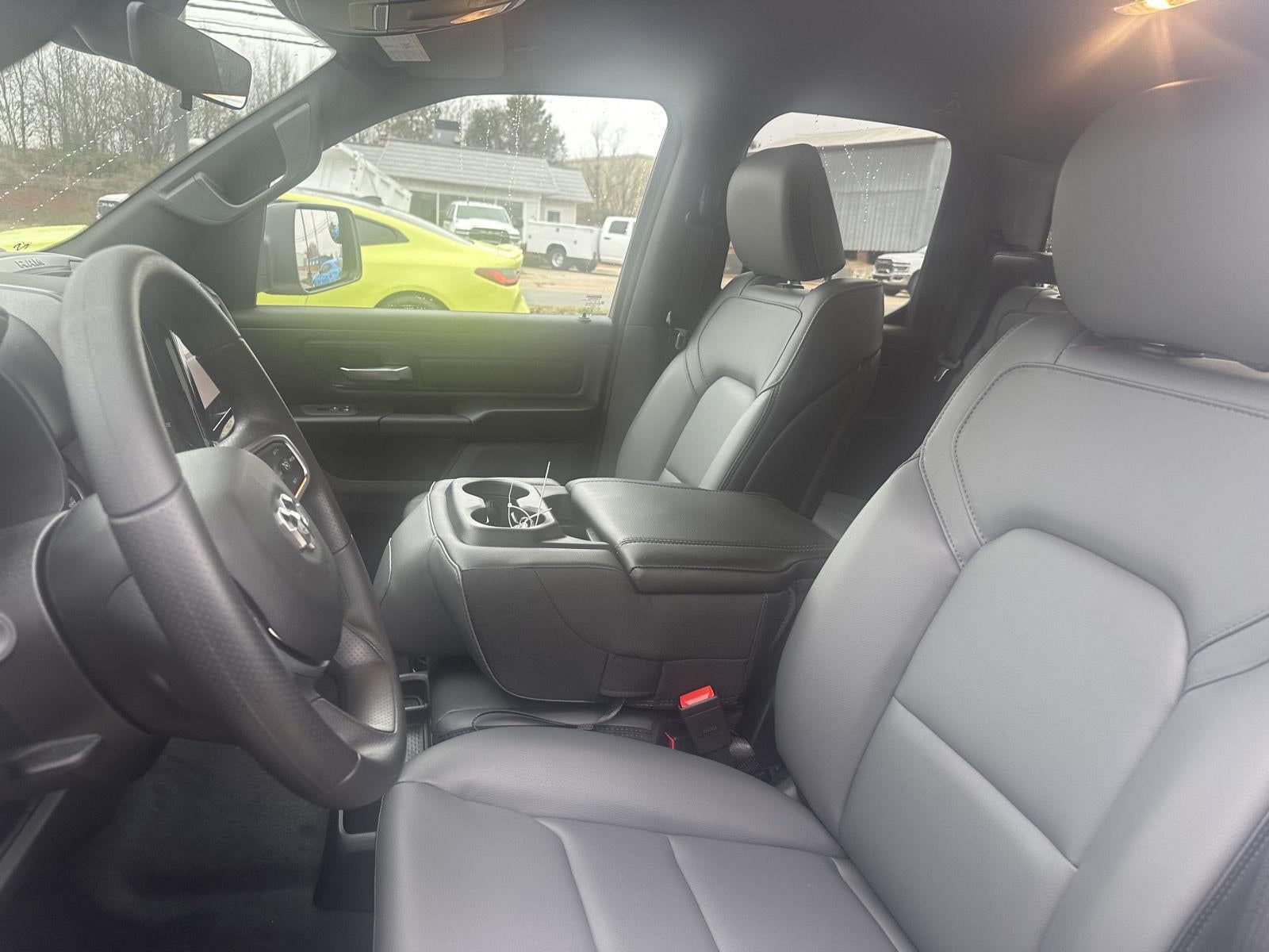 2026 RAM 1500 RAM 1500 TRADESMAN CREW CAB 4X2 5'7' BOX