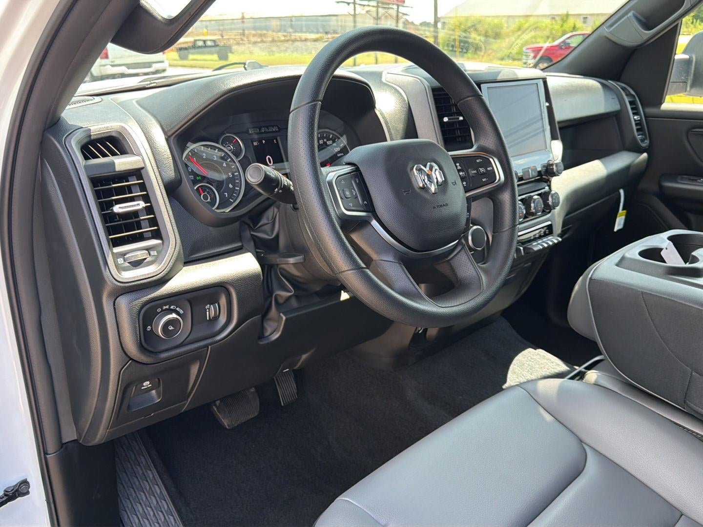 2026 RAM 1500 RAM 1500 TRADESMAN CREW CAB 4X4 5'7' BOX