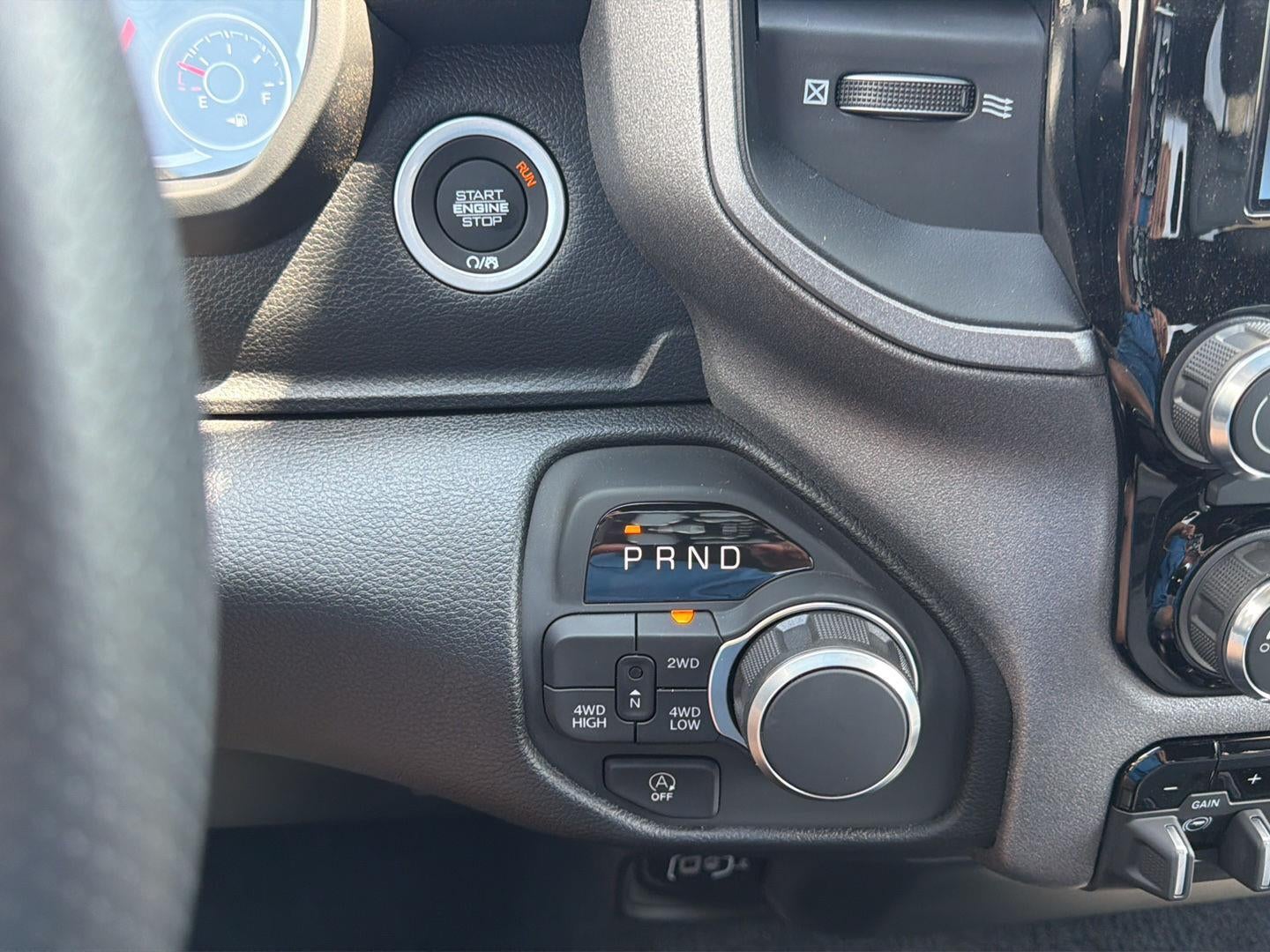 2026 RAM 1500 RAM 1500 TRADESMAN CREW CAB 4X4 5'7' BOX