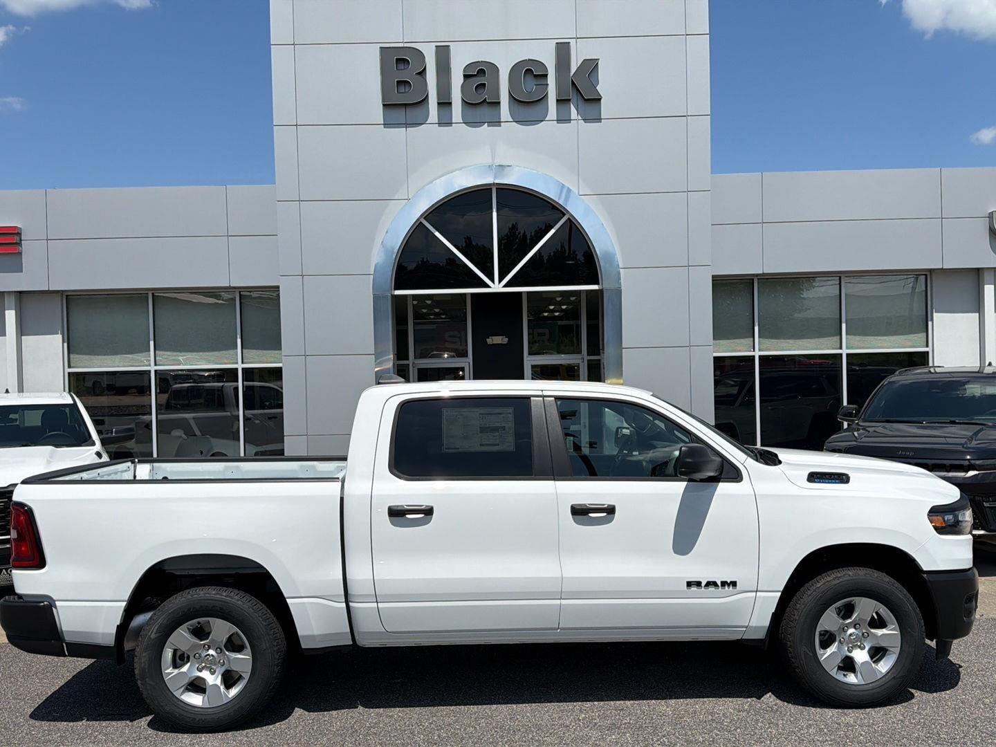 2026 RAM 1500 RAM 1500 TRADESMAN CREW CAB 4X4 5'7' BOX
