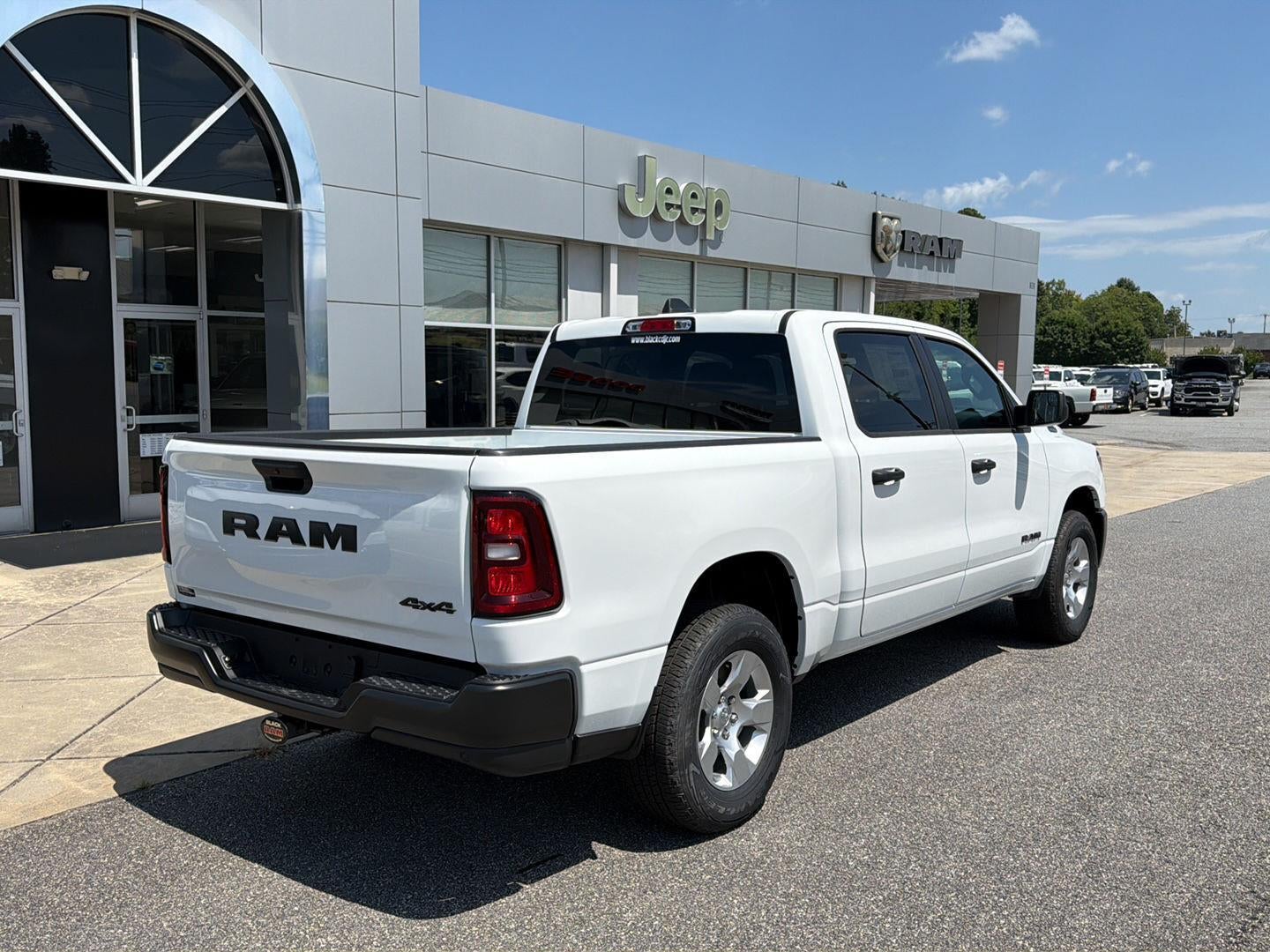 2026 RAM 1500 RAM 1500 TRADESMAN CREW CAB 4X4 5'7' BOX