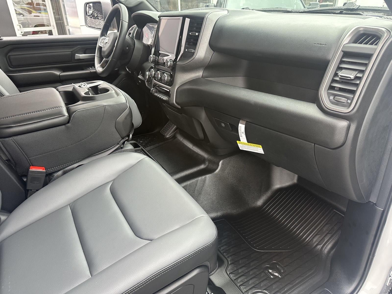 2026 RAM 1500 RAM 1500 TRADESMAN CREW CAB 4X4 5'7' BOX