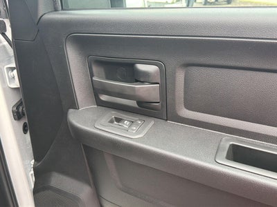 2027 RAM 2500 RAM 2500 TRADESMAN CREW CAB 4X4 6'4' BOX