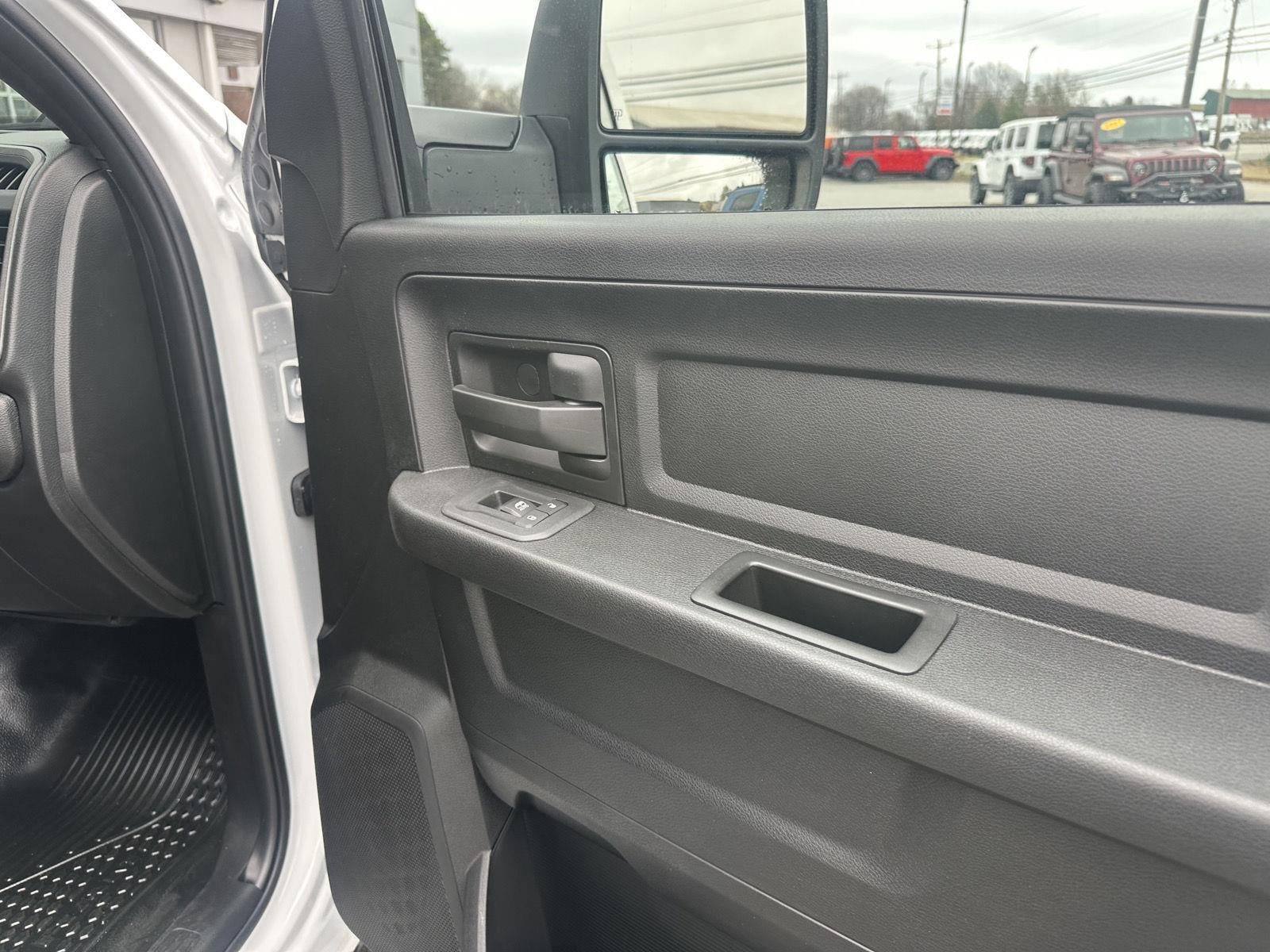 2026 RAM 2500 RAM 2500 TRADESMAN CREW CAB 4X4 6'4' BOX