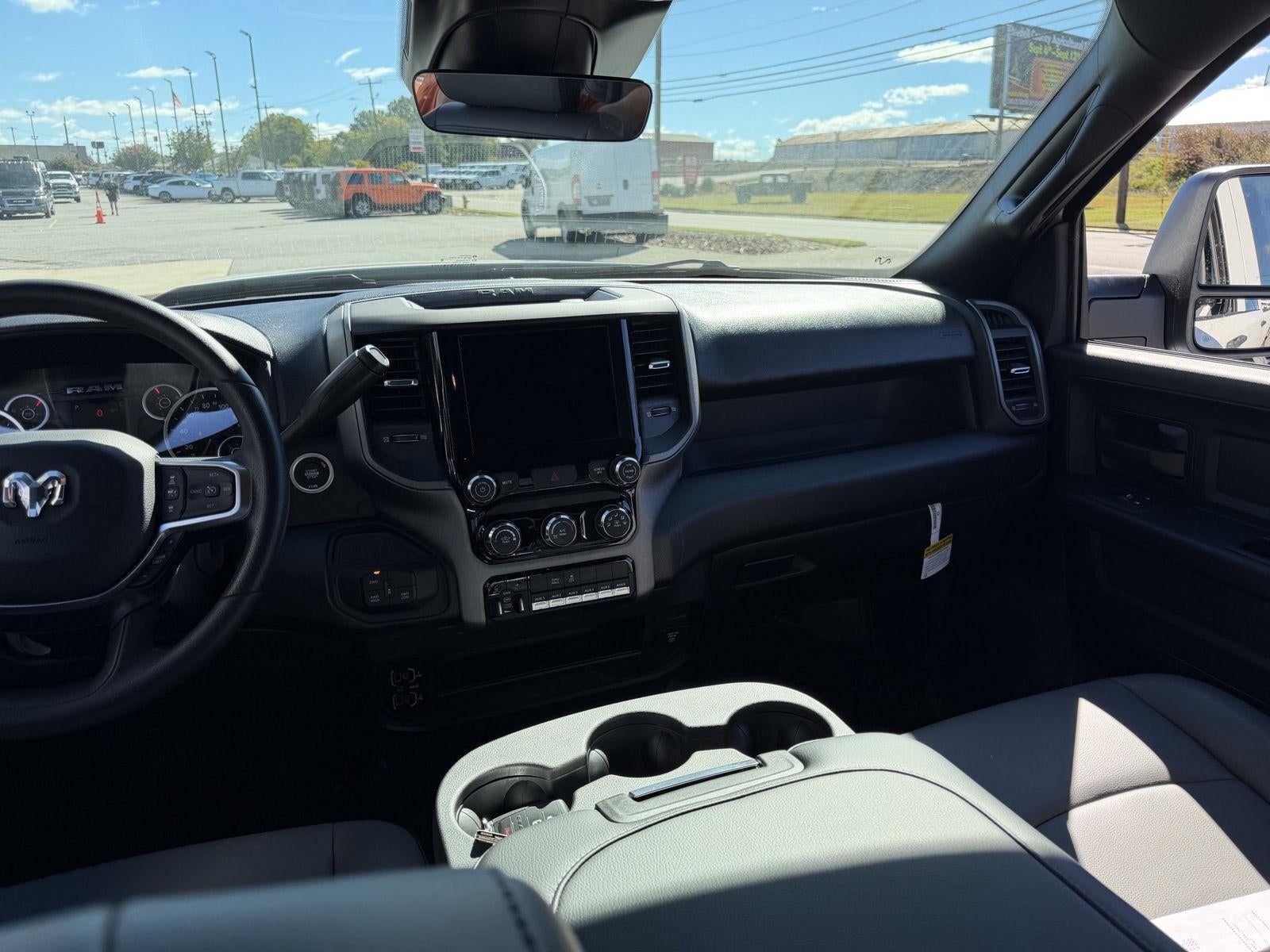 2026 RAM 2500 RAM 2500 TRADESMAN CREW CAB 4X4 6'4' BOX