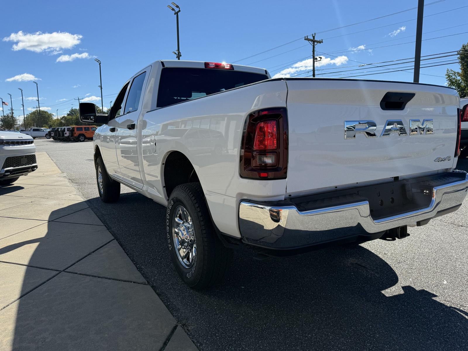 2026 RAM 2500 RAM 2500 TRADESMAN CREW CAB 4X4 6'4' BOX