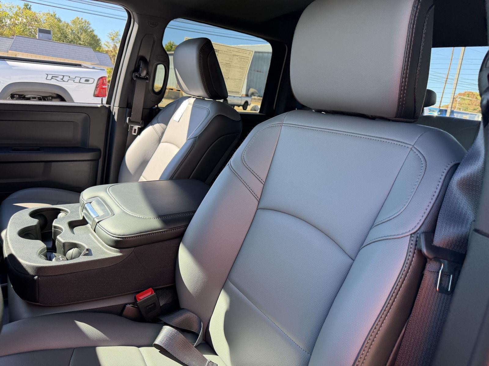 2026 RAM 2500 RAM 2500 TRADESMAN CREW CAB 4X4 6'4' BOX