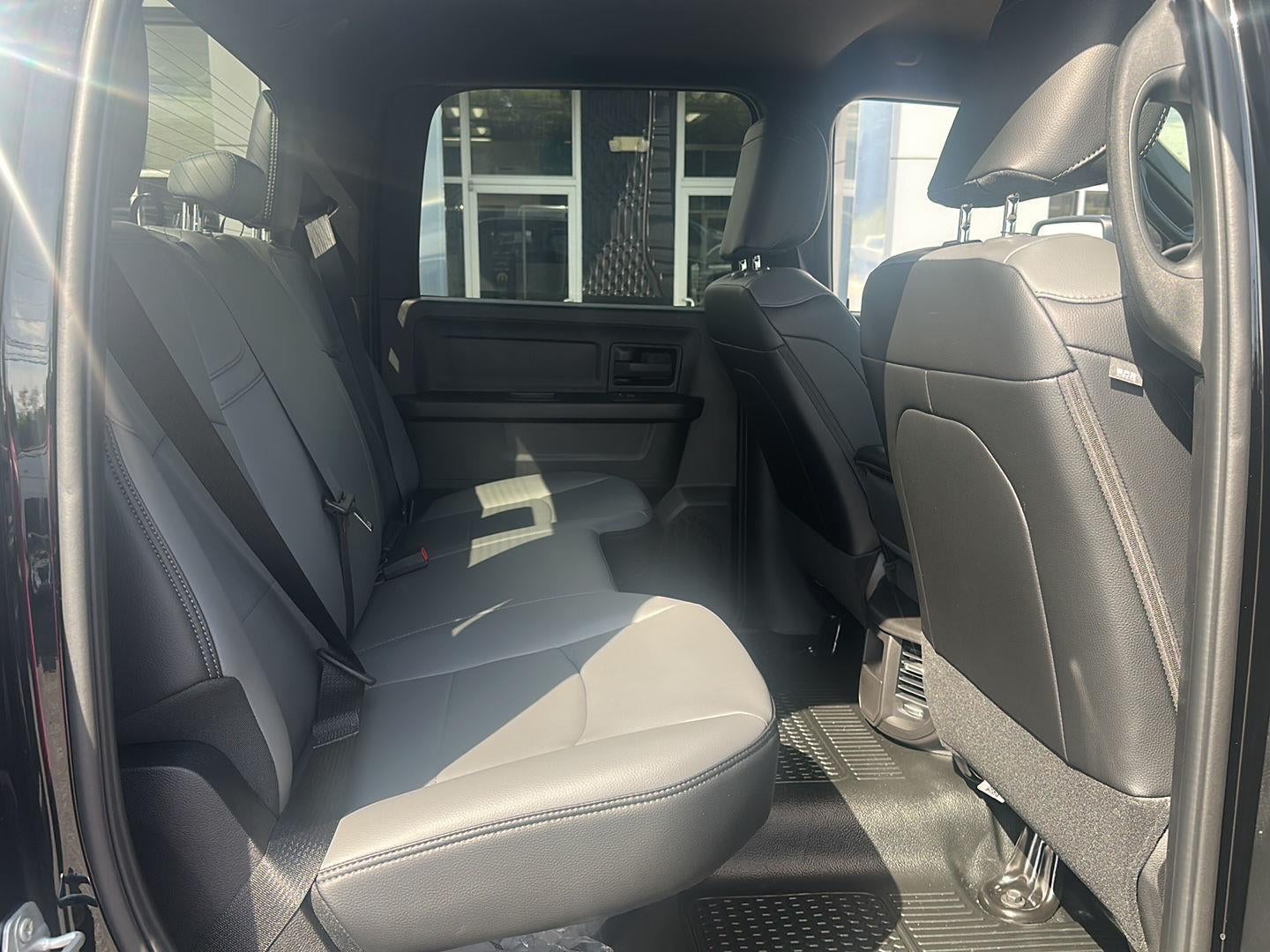 2026 RAM 2500 RAM 2500 TRADESMAN CREW CAB 4X4 6'4' BOX