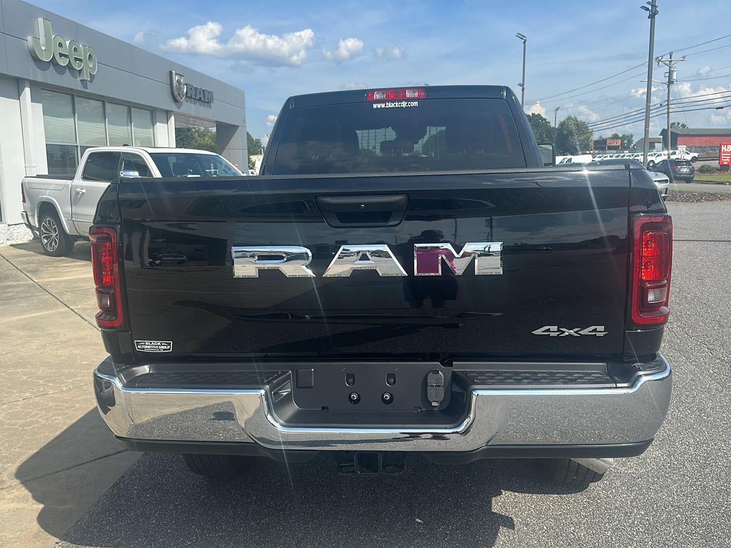 2026 RAM 2500 RAM 2500 TRADESMAN CREW CAB 4X4 6'4' BOX