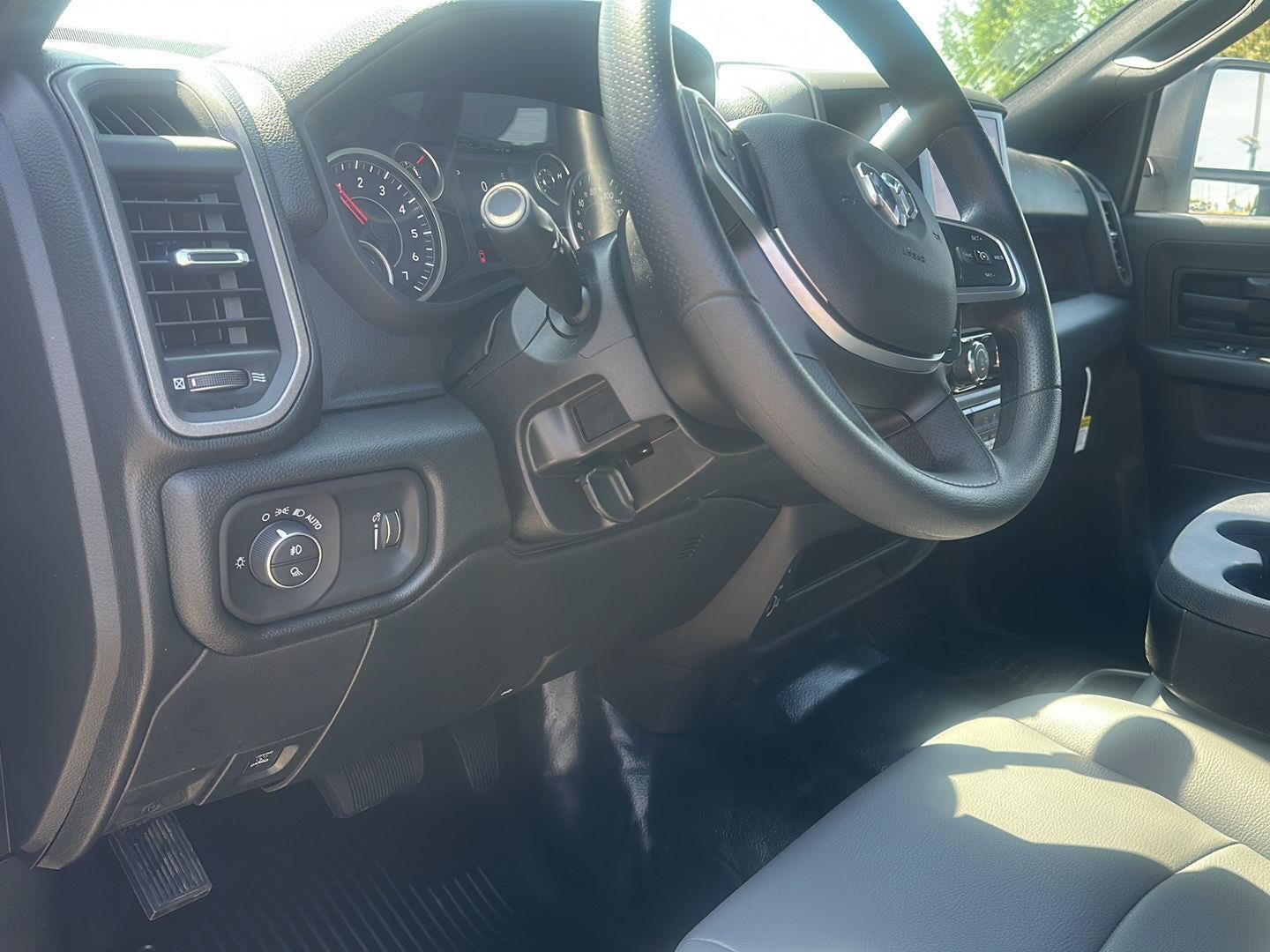 2026 RAM 2500 RAM 2500 TRADESMAN CREW CAB 4X4 6'4' BOX