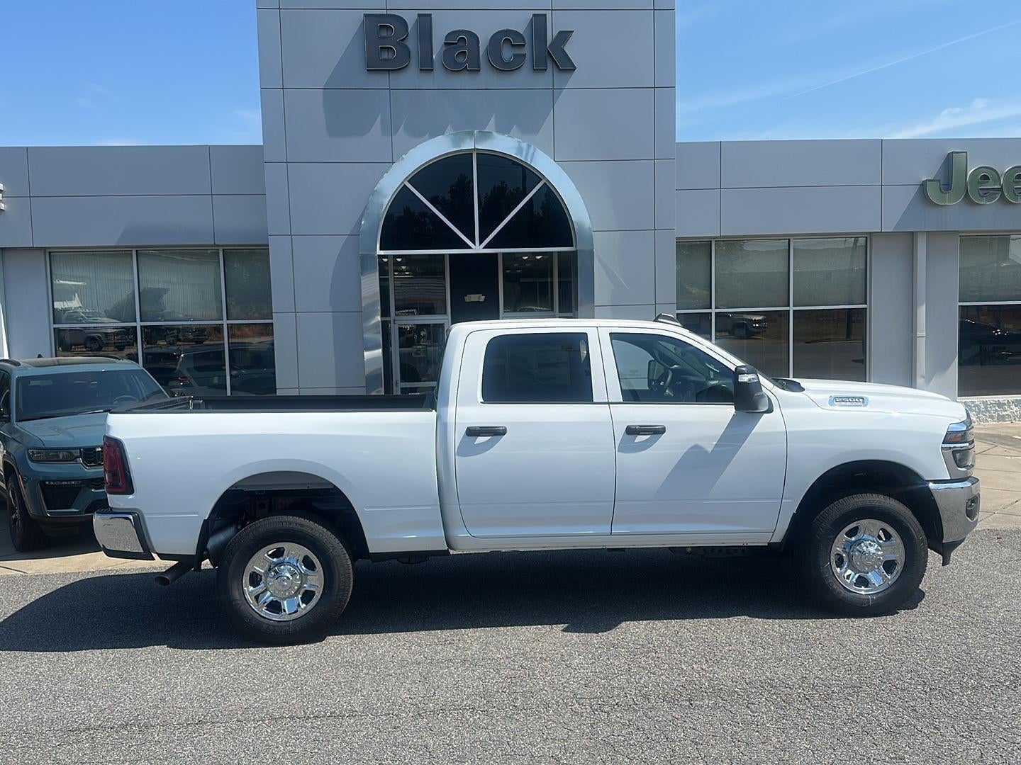 2026 RAM 2500 RAM 2500 TRADESMAN CREW CAB 4X4 6'4' BOX