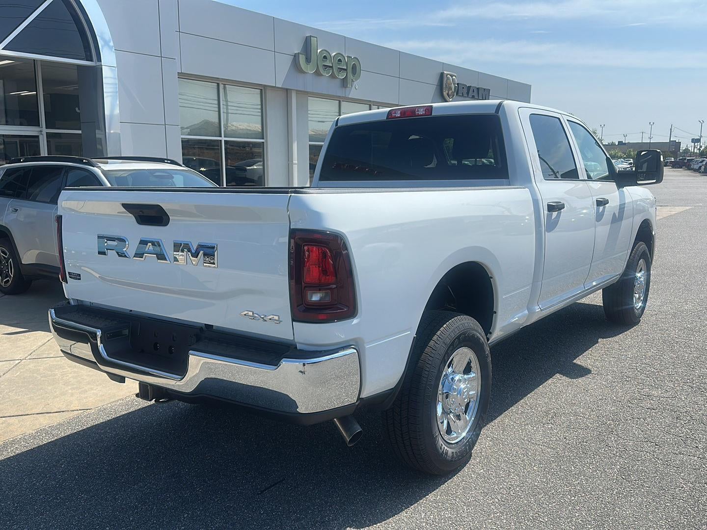 2026 RAM 2500 RAM 2500 TRADESMAN CREW CAB 4X4 6'4' BOX