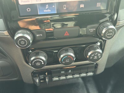2027 RAM 2500 RAM 2500 TRADESMAN CREW CAB 4X4 6'4' BOX