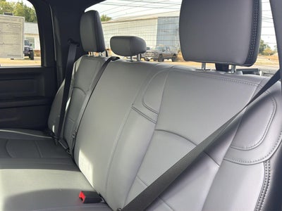 2027 RAM 2500 RAM 2500 TRADESMAN CREW CAB 4X4 6'4' BOX