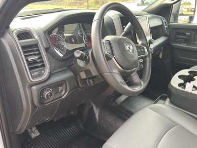 2027 RAM 2500 RAM 2500 TRADESMAN CREW CAB 4X4 6'4' BOX