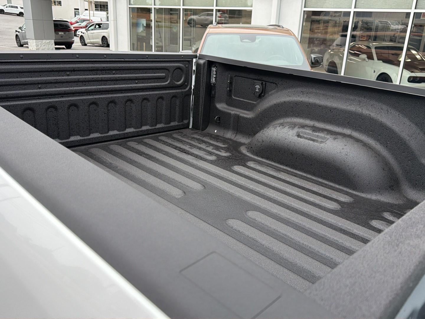 2027 RAM 2500 RAM 2500 TRADESMAN CREW CAB 4X4 6'4' BOX