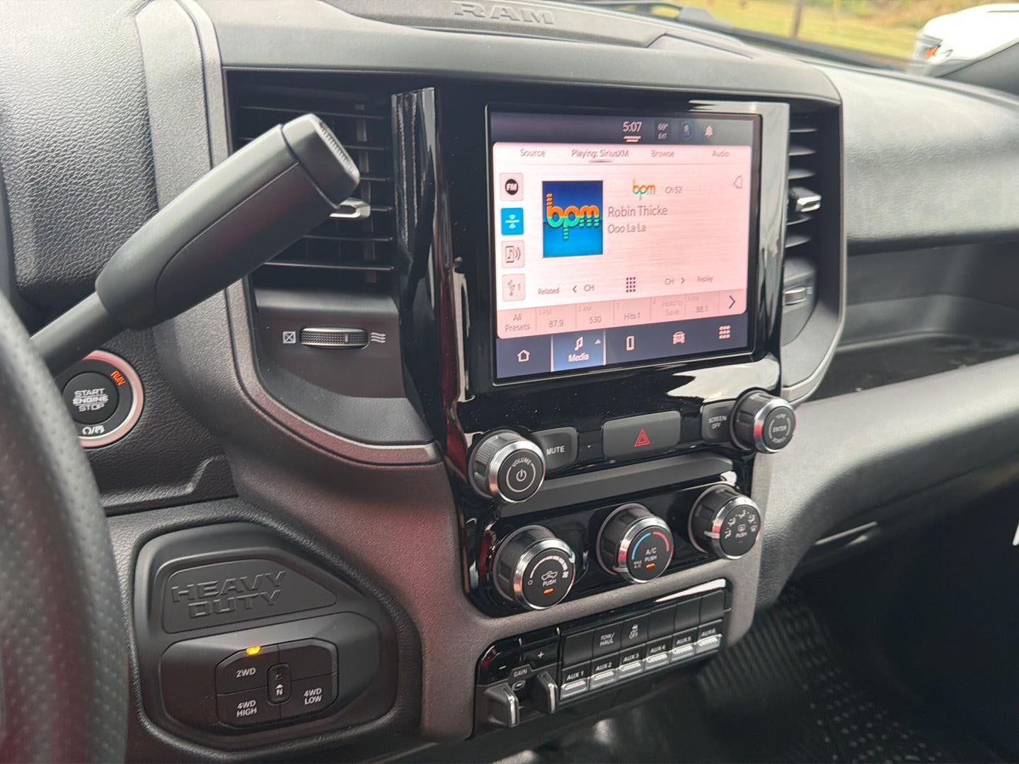 2027 RAM 2500 RAM 2500 TRADESMAN CREW CAB 4X4 6'4' BOX