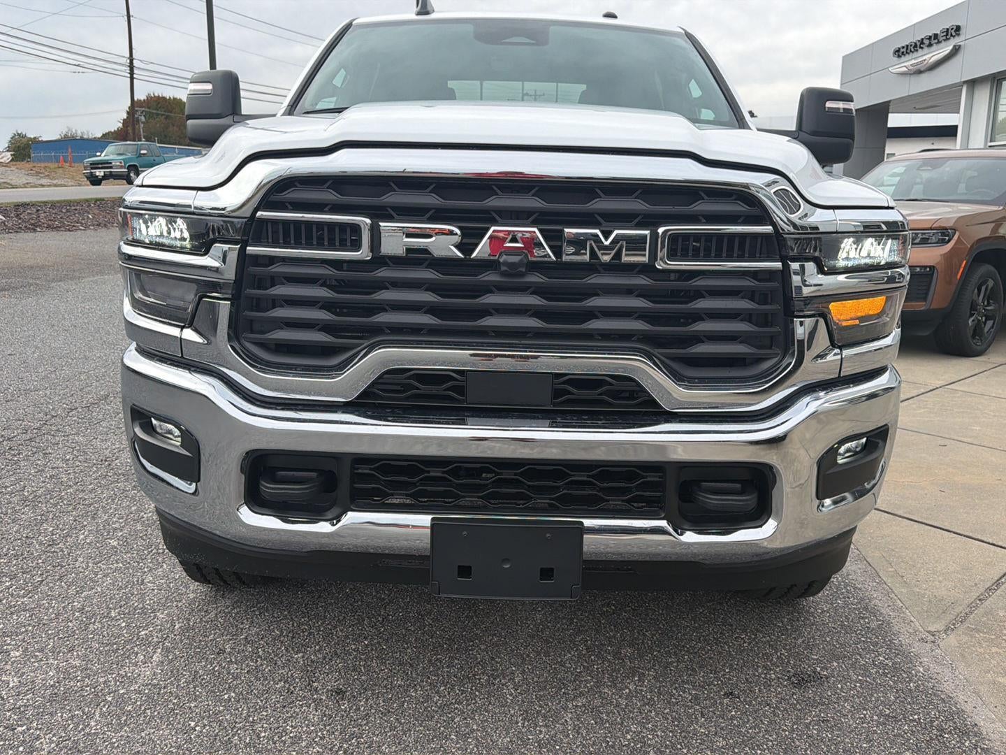 2027 RAM 2500 RAM 2500 TRADESMAN CREW CAB 4X4 6'4' BOX