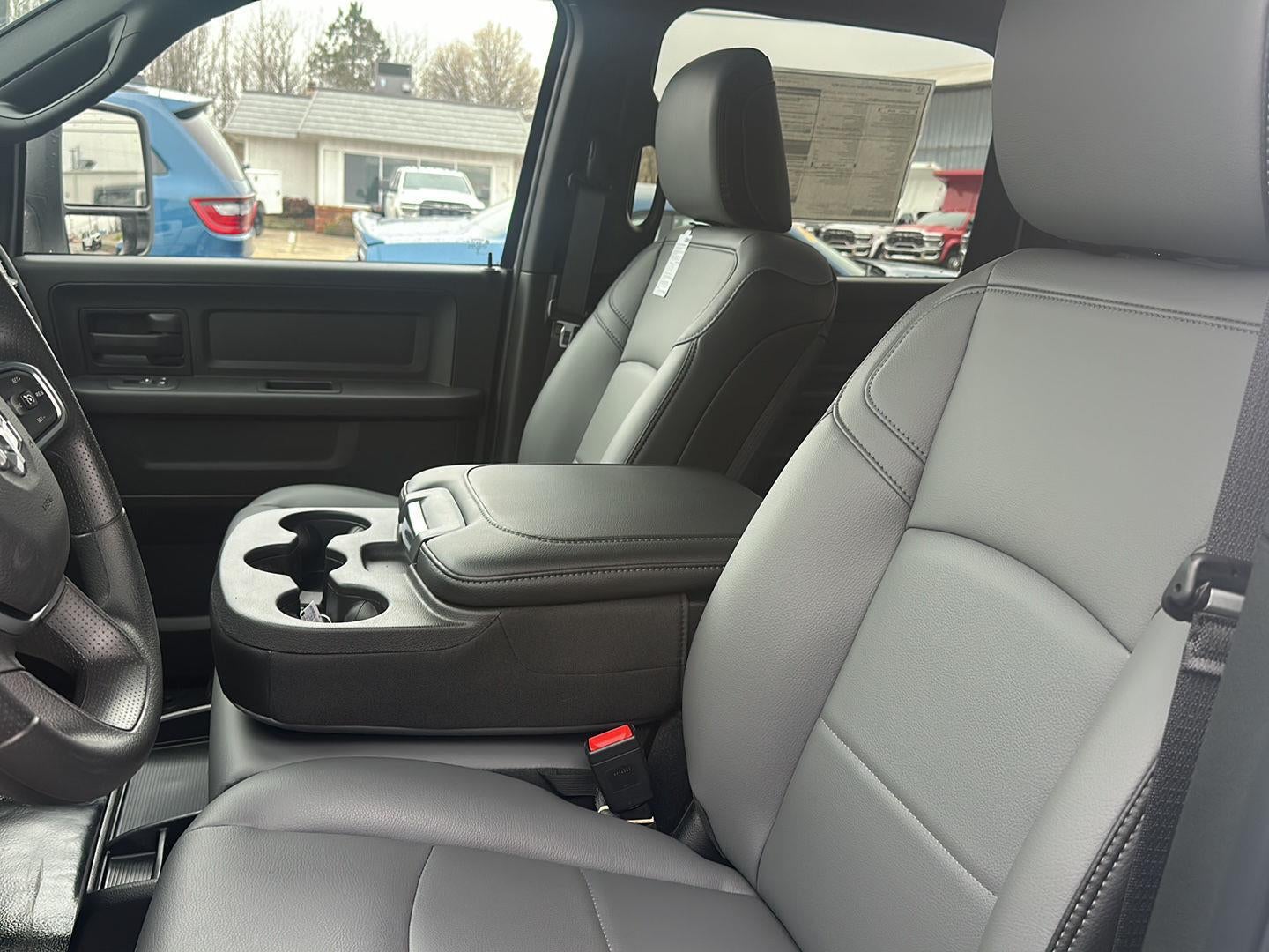 2026 RAM 2500 RAM 2500 TRADESMAN CREW CAB 4X4 8' BOX