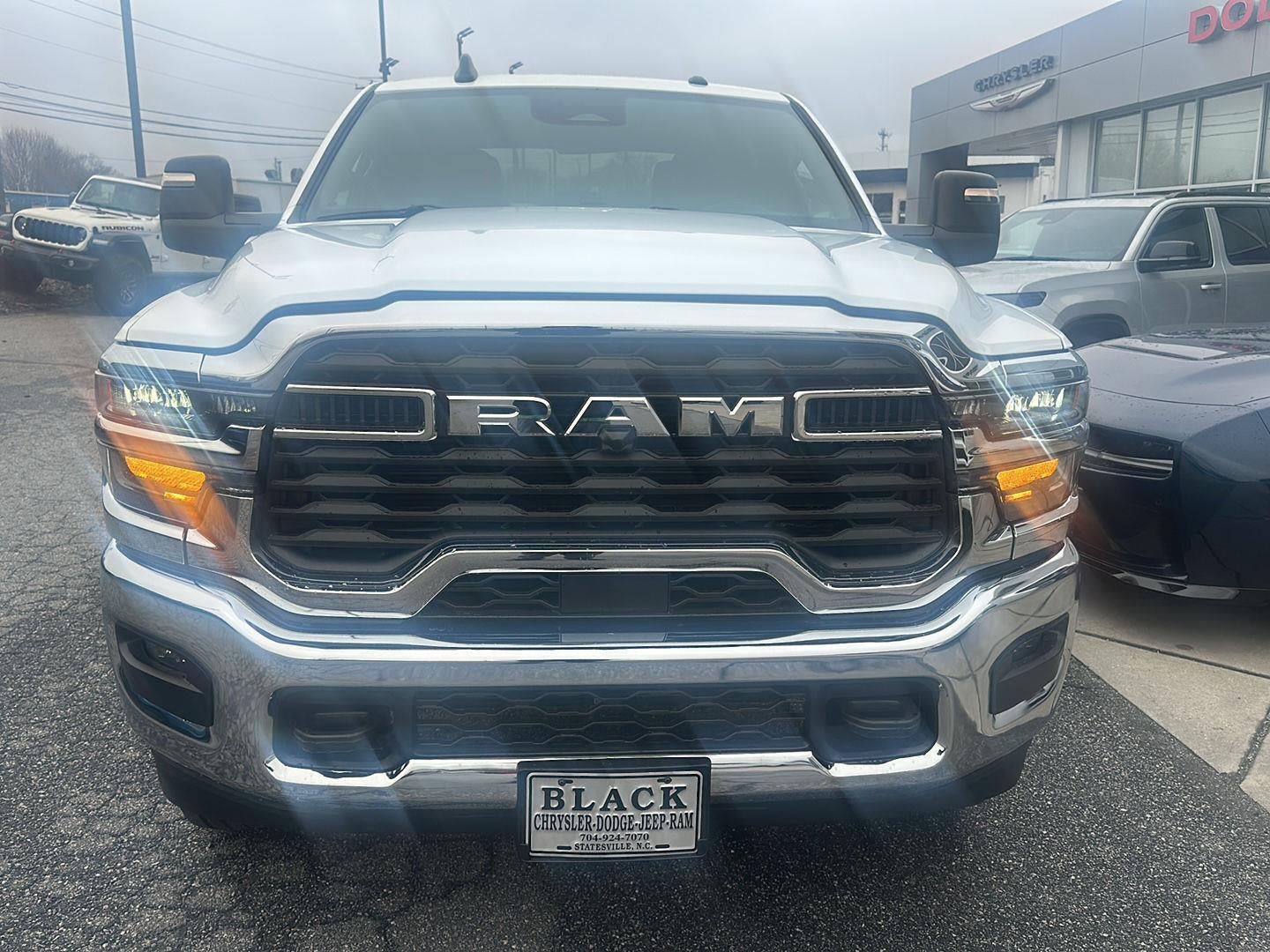 2026 RAM 2500 RAM 2500 TRADESMAN CREW CAB 4X4 8' BOX