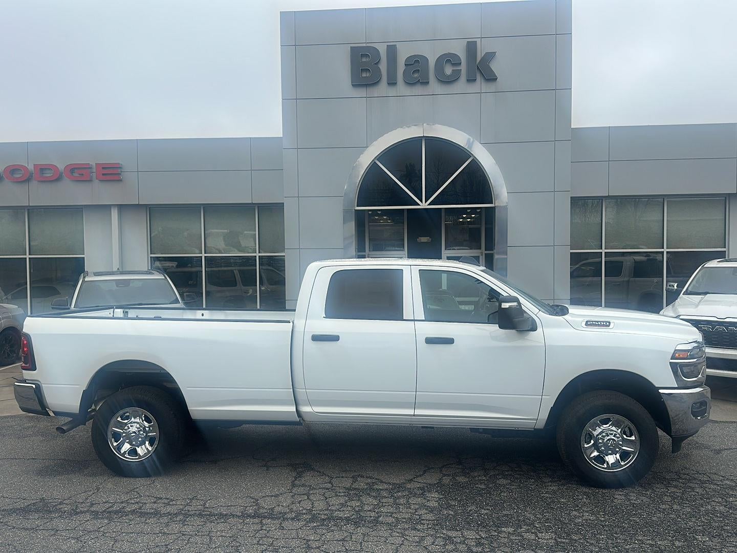 2026 RAM 2500 RAM 2500 TRADESMAN CREW CAB 4X4 8' BOX