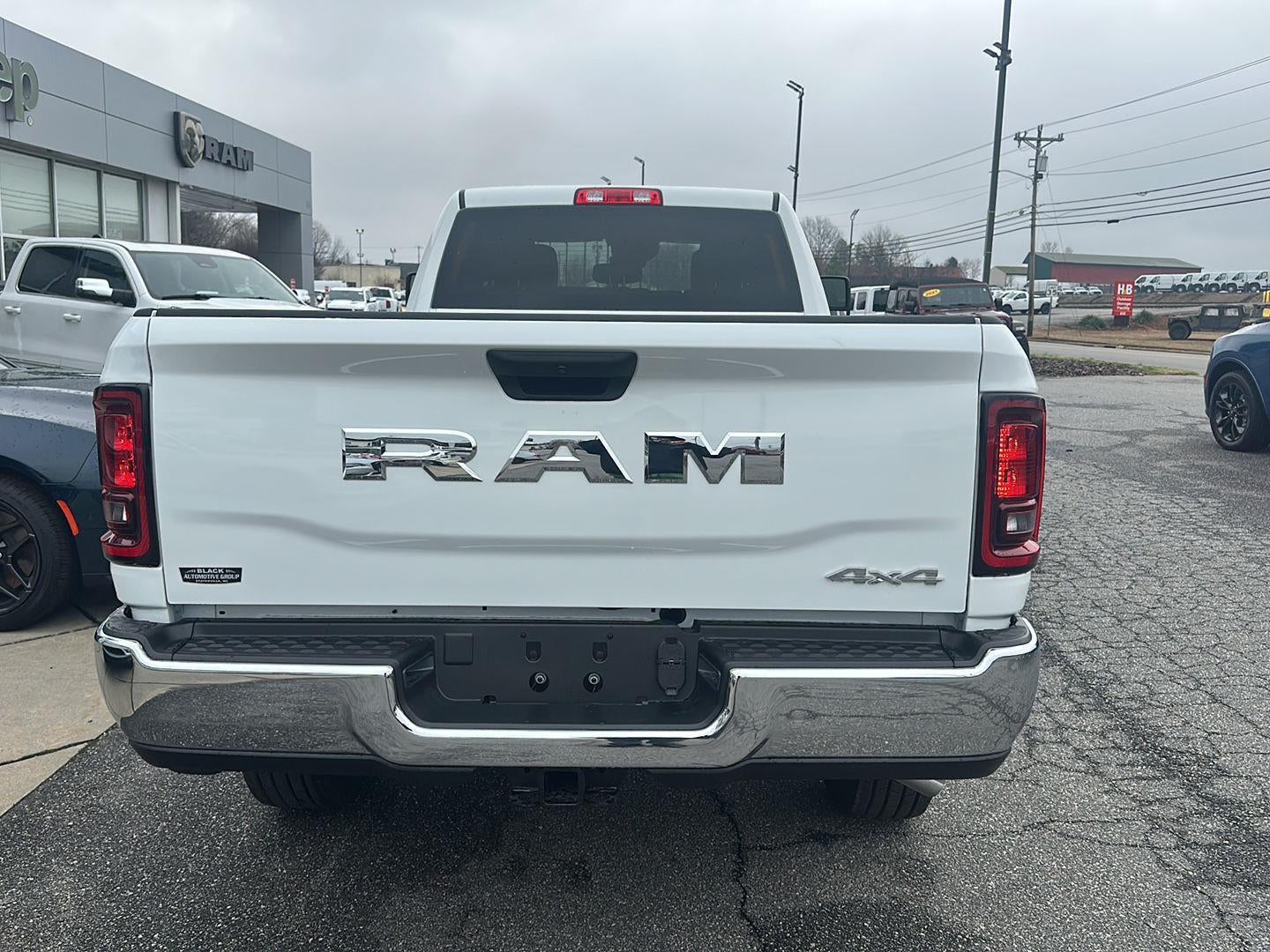 2026 RAM 2500 RAM 2500 TRADESMAN CREW CAB 4X4 8' BOX