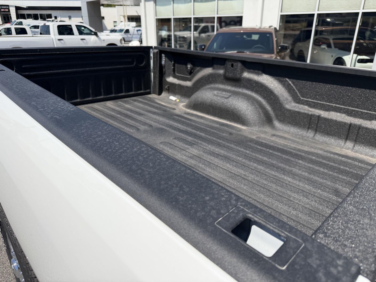 2027 RAM 2500 RAM 2500 TRADESMAN CREW CAB 4X4 8' BOX