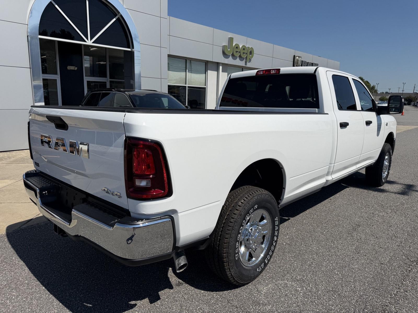 2027 RAM 2500 RAM 2500 TRADESMAN CREW CAB 4X4 8' BOX
