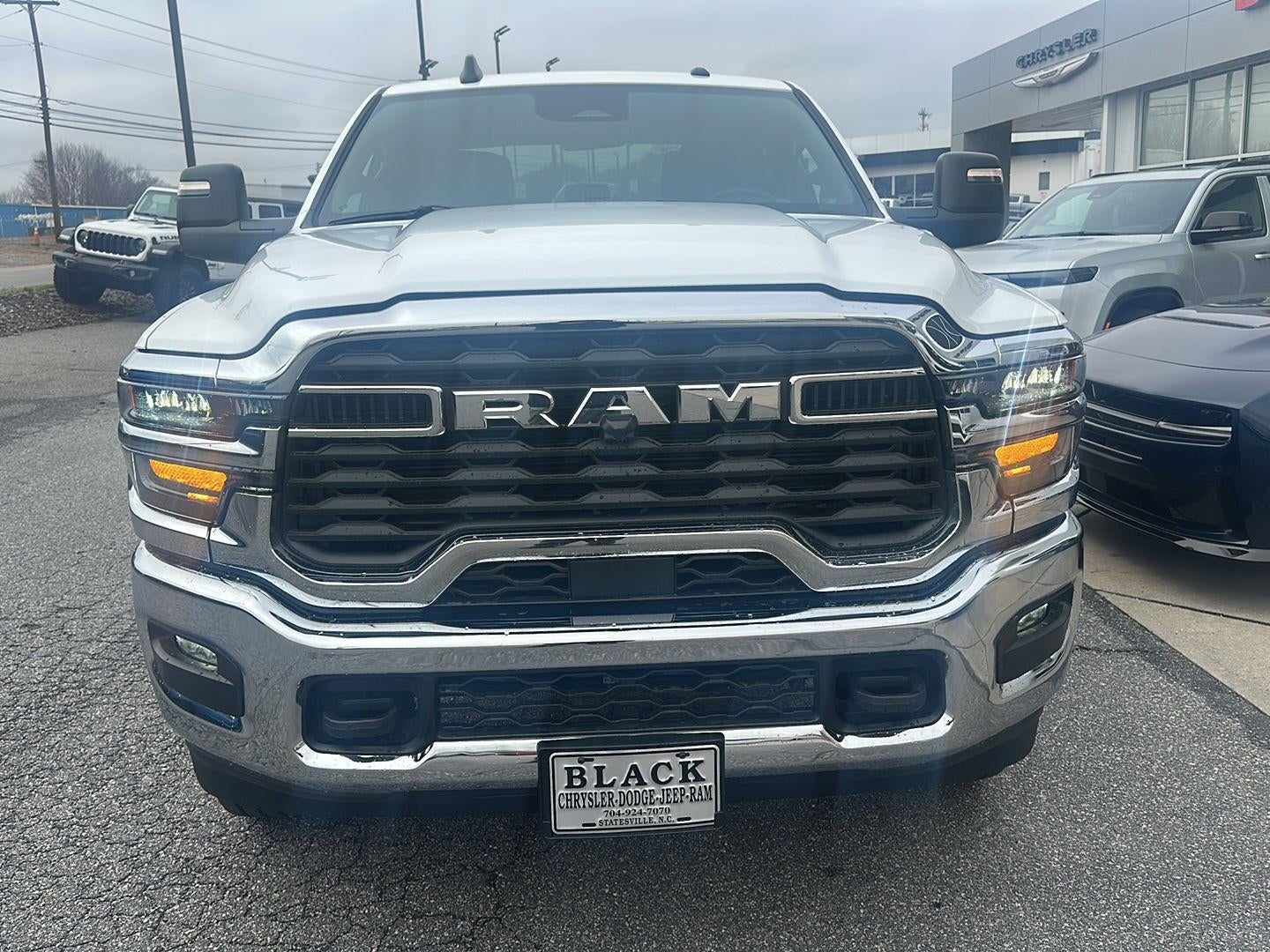 2026 RAM 2500 RAM 2500 TRADESMAN CREW CAB 4X4 8' BOX