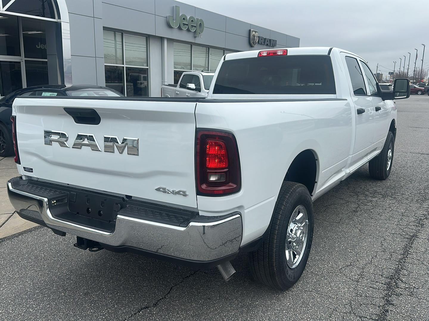 2026 RAM 2500 RAM 2500 TRADESMAN CREW CAB 4X4 8' BOX
