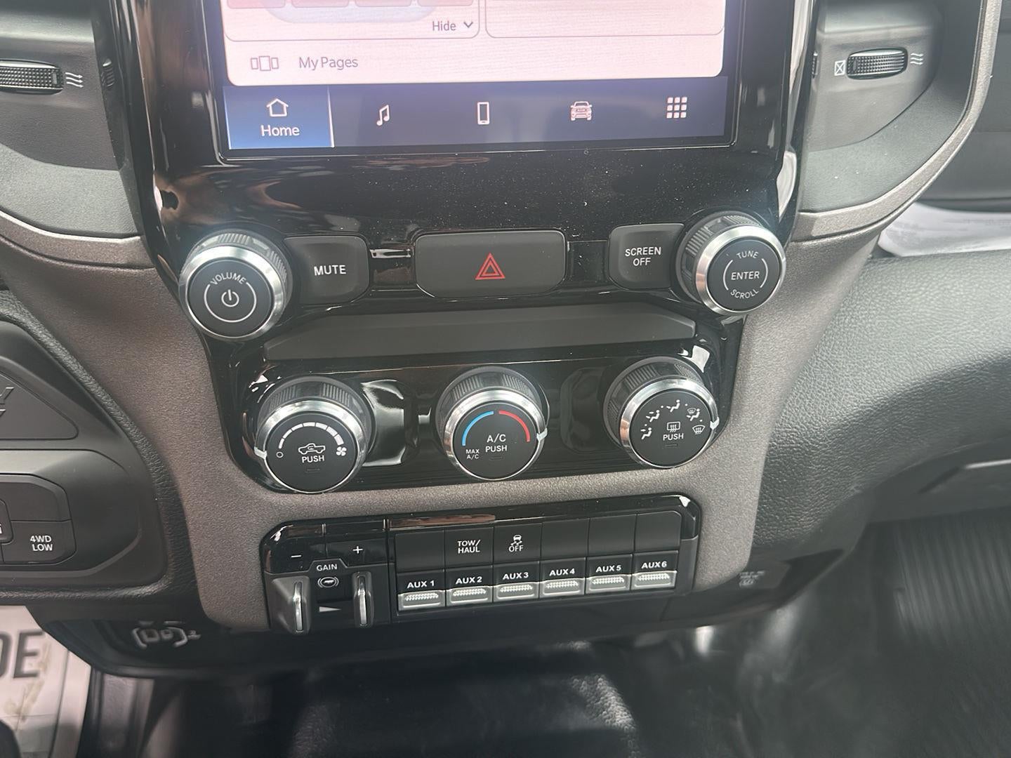 2026 RAM 2500 RAM 2500 TRADESMAN CREW CAB 4X4 8' BOX