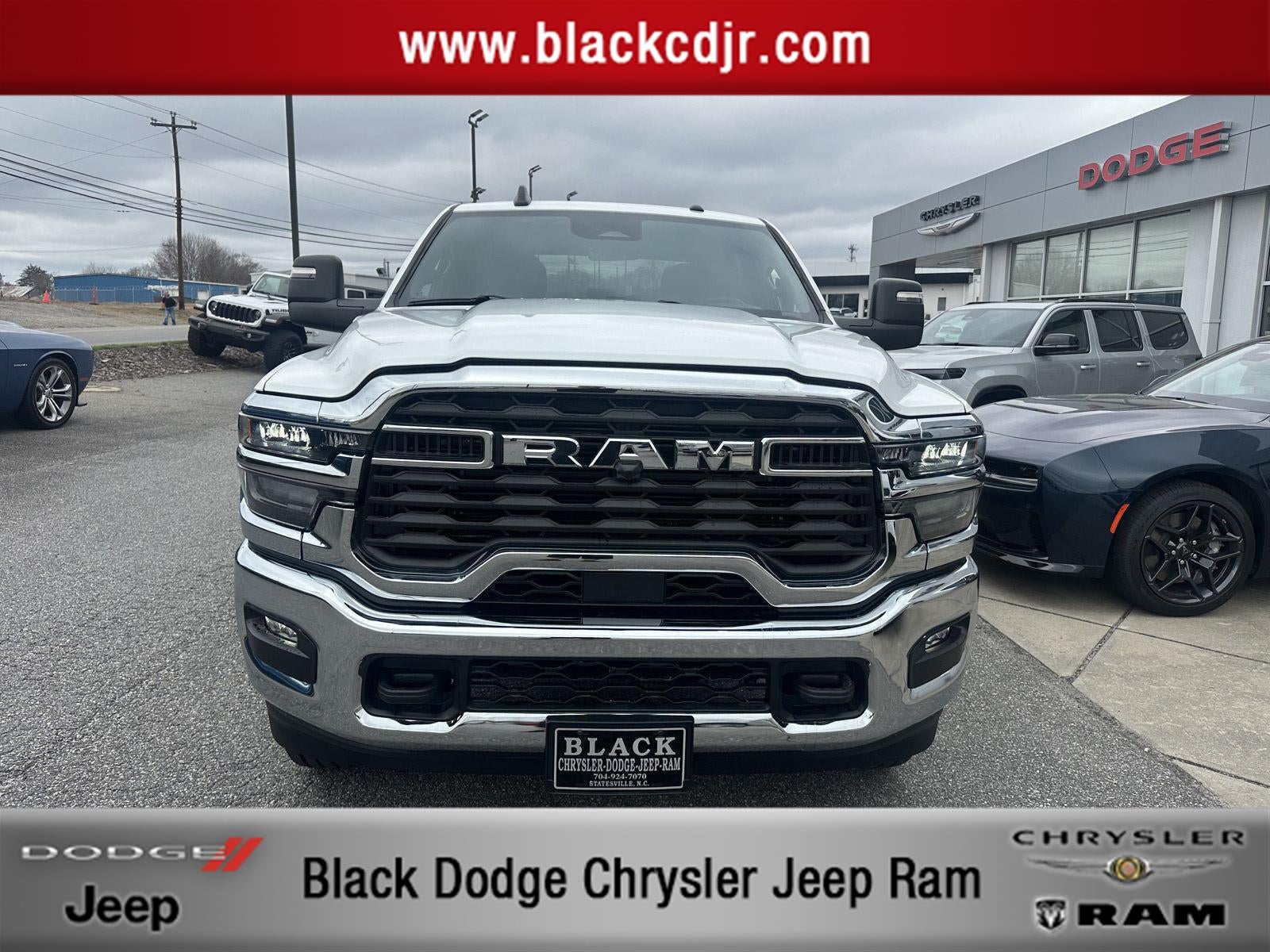 2026 RAM 2500 RAM 2500 TRADESMAN CREW CAB 4X4 8' BOX
