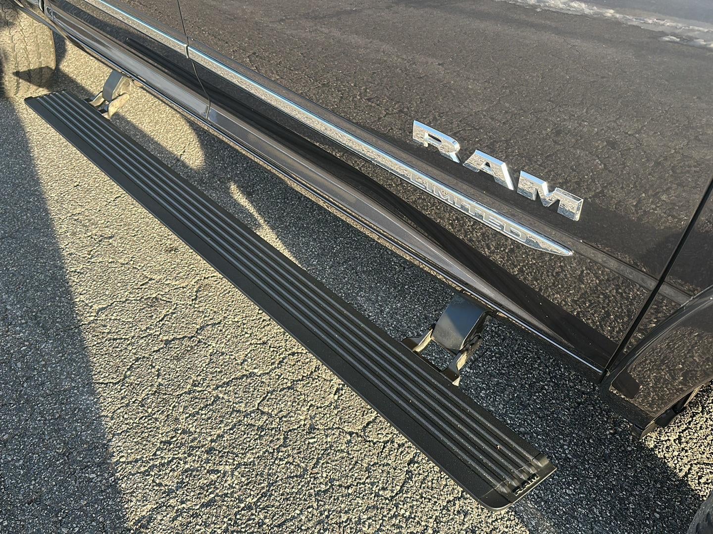 2020 RAM 2500 Limited Crew Cab 4X4 6'4' Box