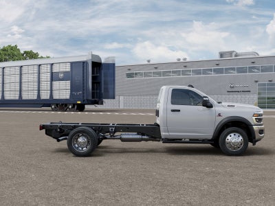 2026 RAM 5500 RAM 5500 TRADESMAN CHASSIS REGULAR CAB 4X2 84' CA