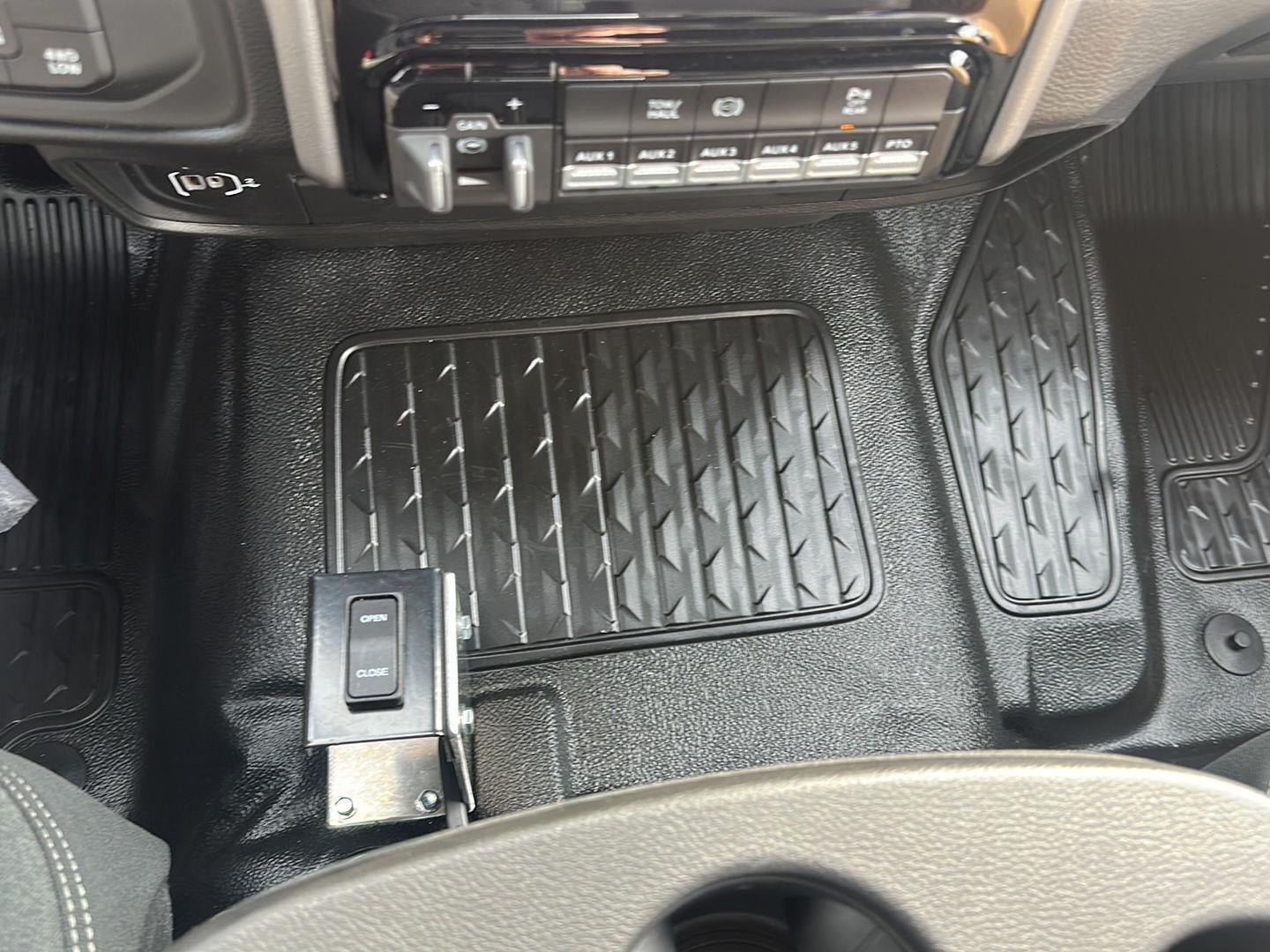 2026 RAM 5500 RAM 5500 BIG HORN CHASSIS REGULAR CAB 4X4 60' CA