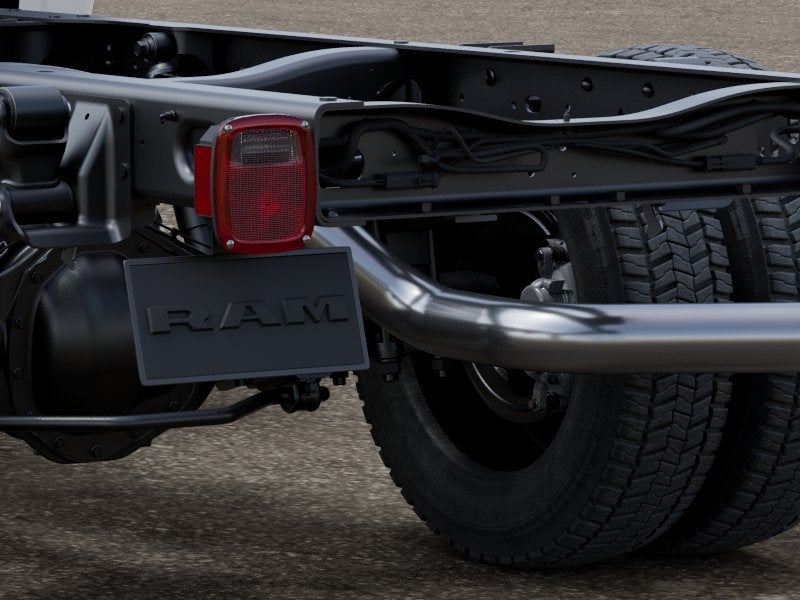 2027 RAM 5500 RAM 5500 BIG HORN CHASSIS CREW CAB 4X4 60' CA