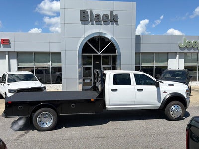 2026 RAM 5500 RAM 5500 TRADESMAN CHASSIS CREW CAB 4X4 84' CA