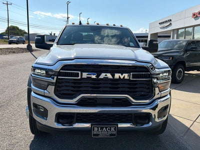 2026 RAM 5500 RAM 5500 TRADESMAN CHASSIS CREW CAB 4X4 84' CA