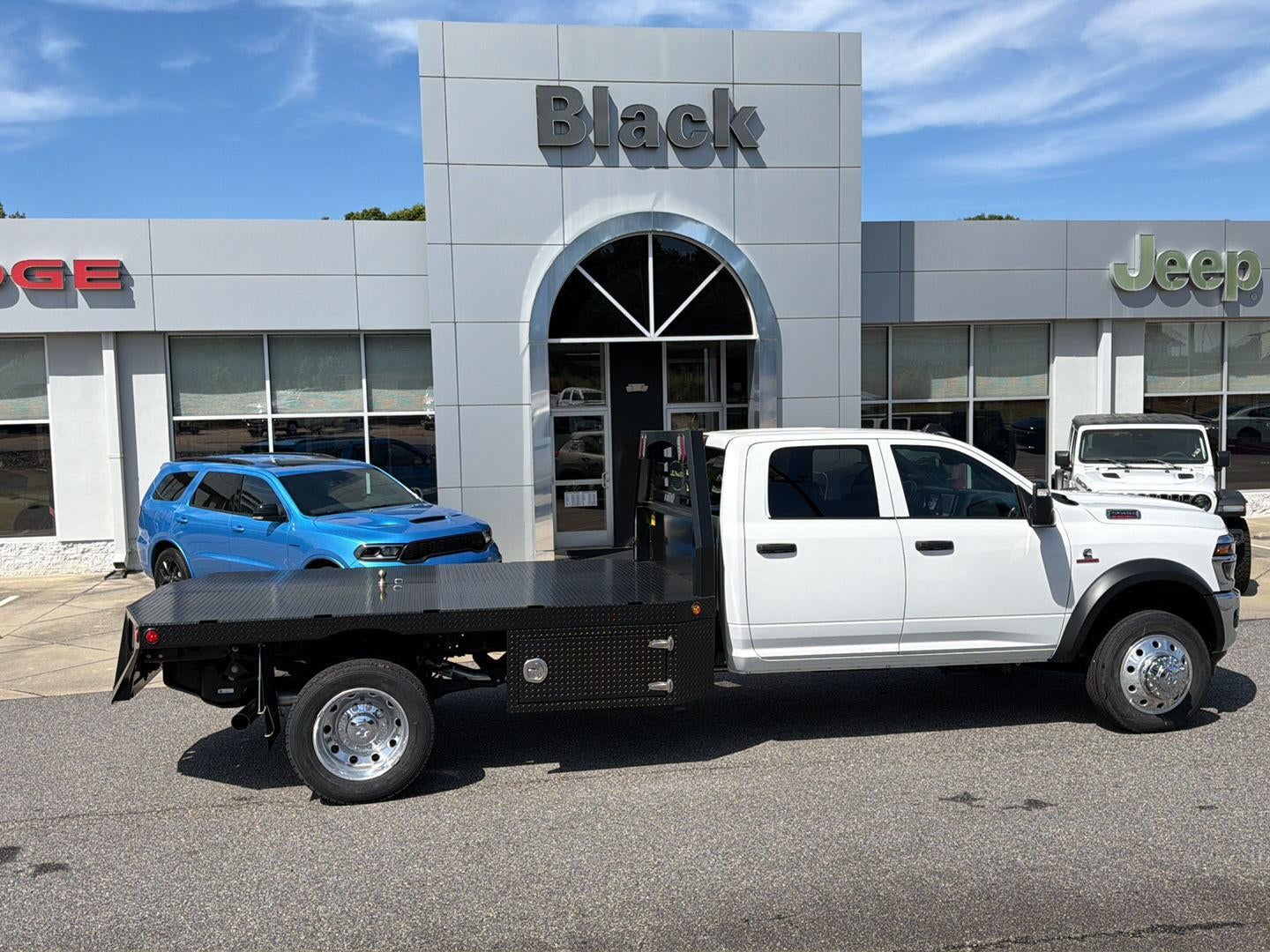 2026 RAM 5500 RAM 5500 TRADESMAN CHASSIS CREW CAB 4X4 84' CA
