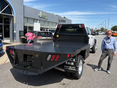 2026 RAM 5500 RAM 5500 TRADESMAN CHASSIS CREW CAB 4X4 84' CA