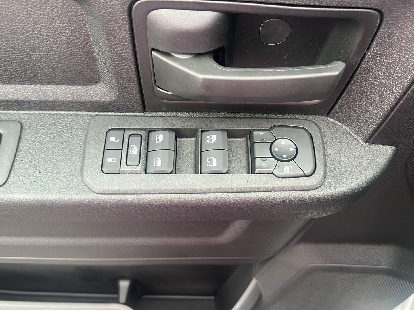 2026 RAM 3500 RAM 3500 TRADESMAN CREW CAB CHASSIS 4X4 60' CA