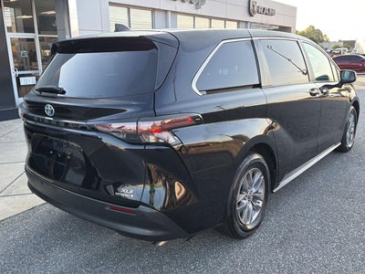 2023 Toyota Sienna XLE