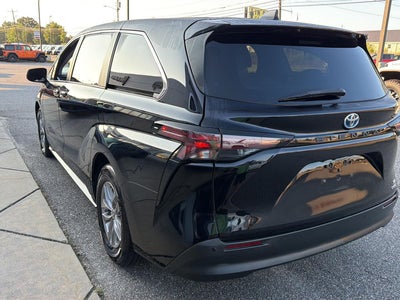 2023 Toyota Sienna XLE