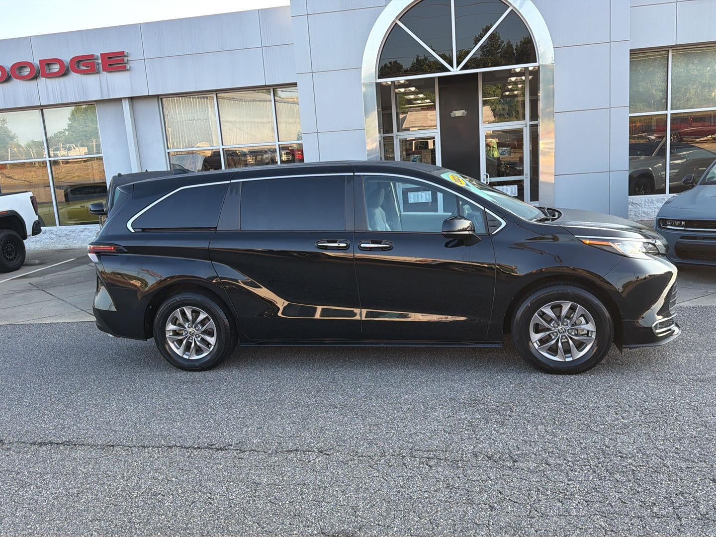2023 Toyota Sienna XLE